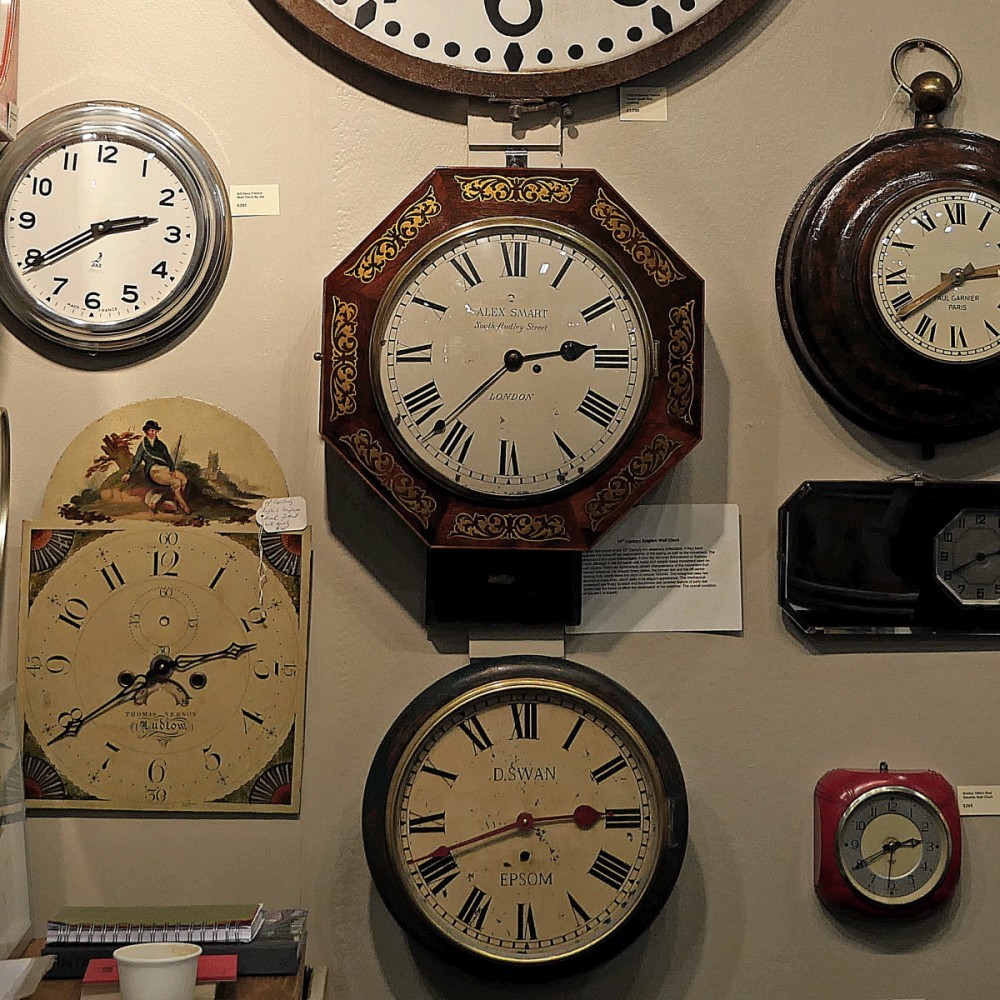 Salvo Directory - Clock Props London South West UK Bygones