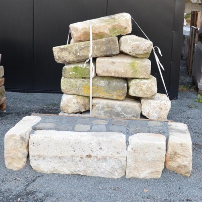 Bordure en Pierre Calcaire Rustique - Antique Limestone Kerbs POA
