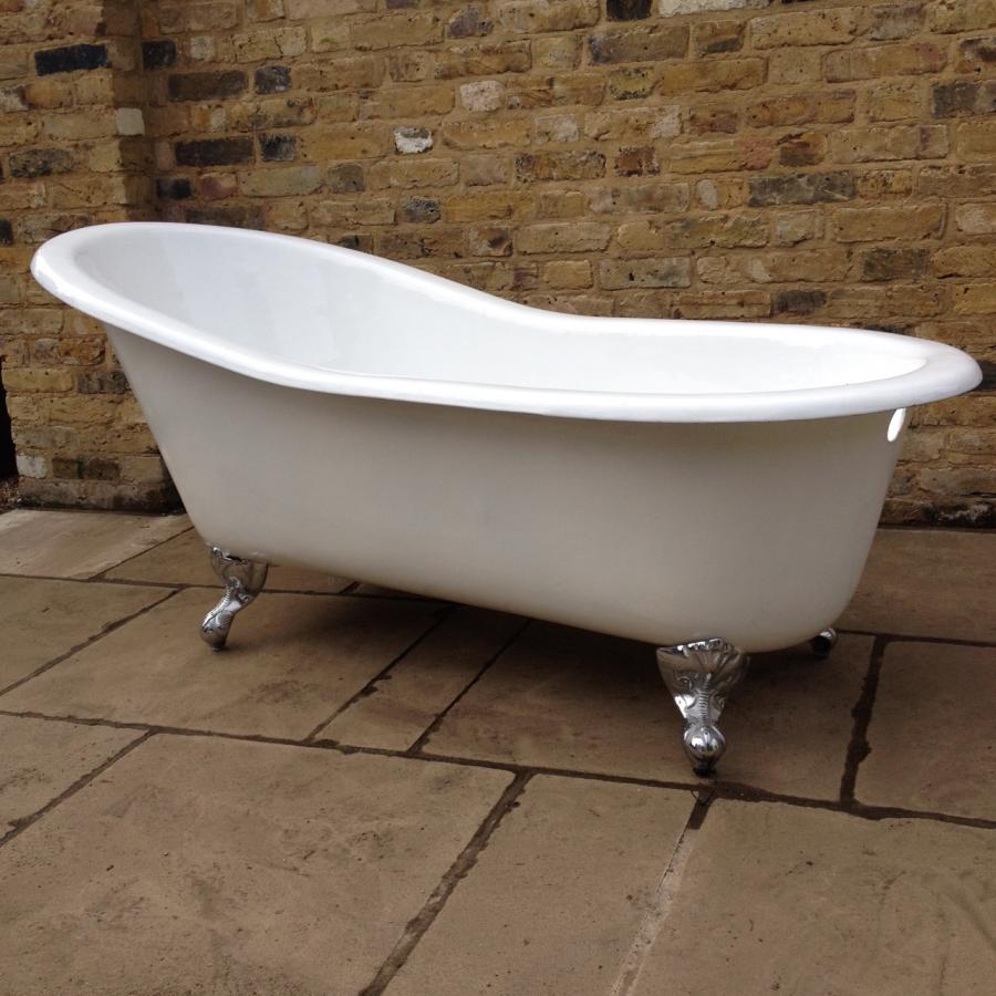 white slipper bath