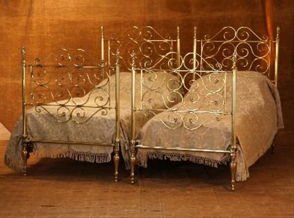 bedsteads-grand-clearance-sale-3-83g.jpg
