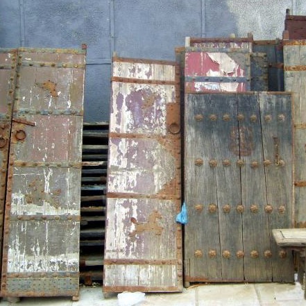 1509230719-Antique-Chinese-doors-photo-Roger-Schwendeman-1.jpg