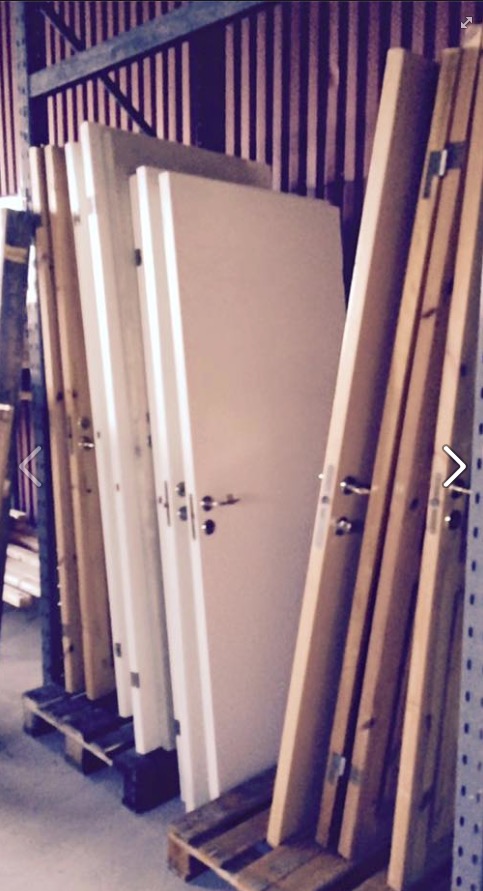 1509230825-A-small-number-of-reclaimed-flush-doors-3.jpg