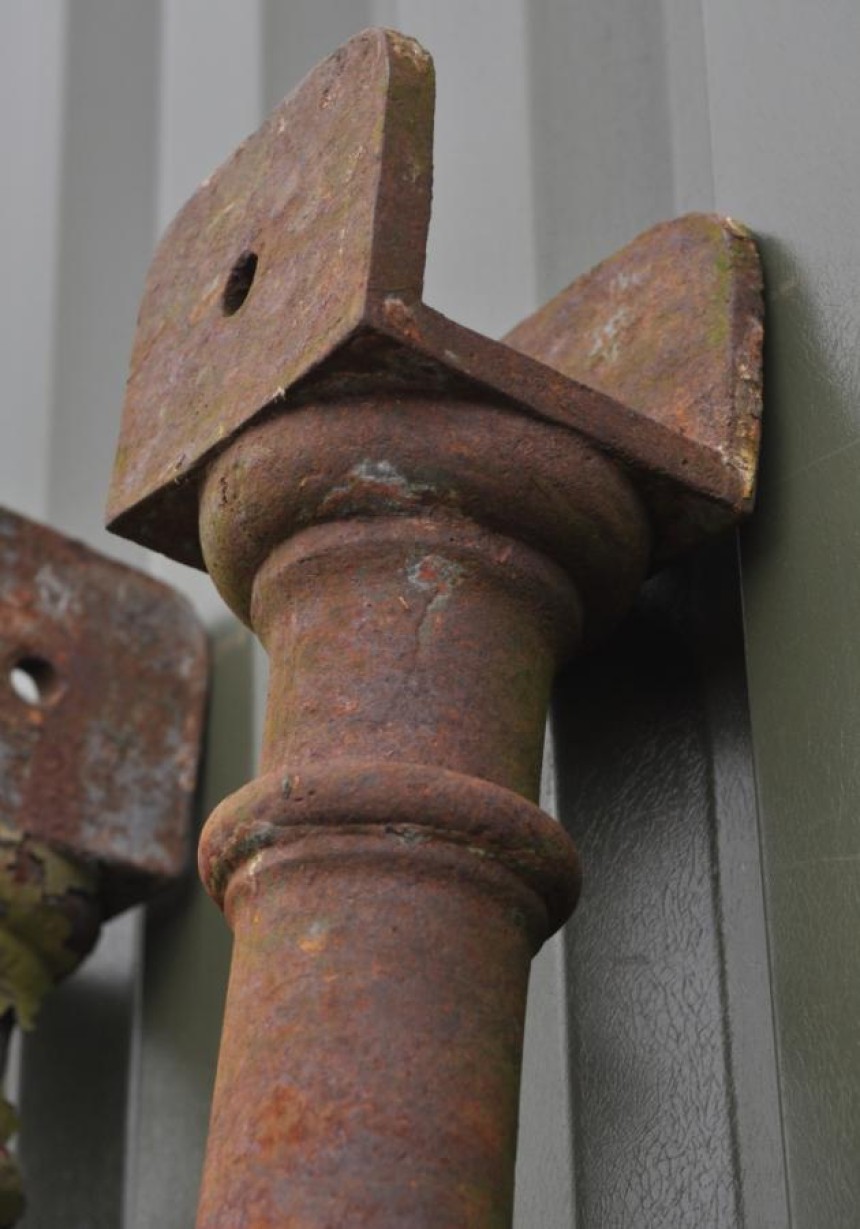 Antique & Reclaimed one dozen antique 19th century cast iron columns ...