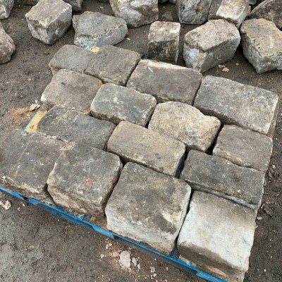 Reclaimed Grit Stone Setts / Cobbles 