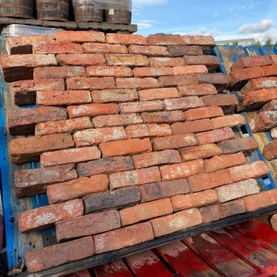 Reclaimed 2 1/2” Tudor Handmade Bricks | Pack of 450 Bricks