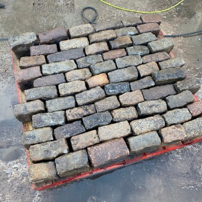 Reclaimed Mixed Granite Cobbles / Setts