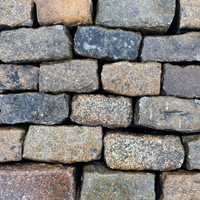 Reclaimed Mixed Granite Cobbles / Setts