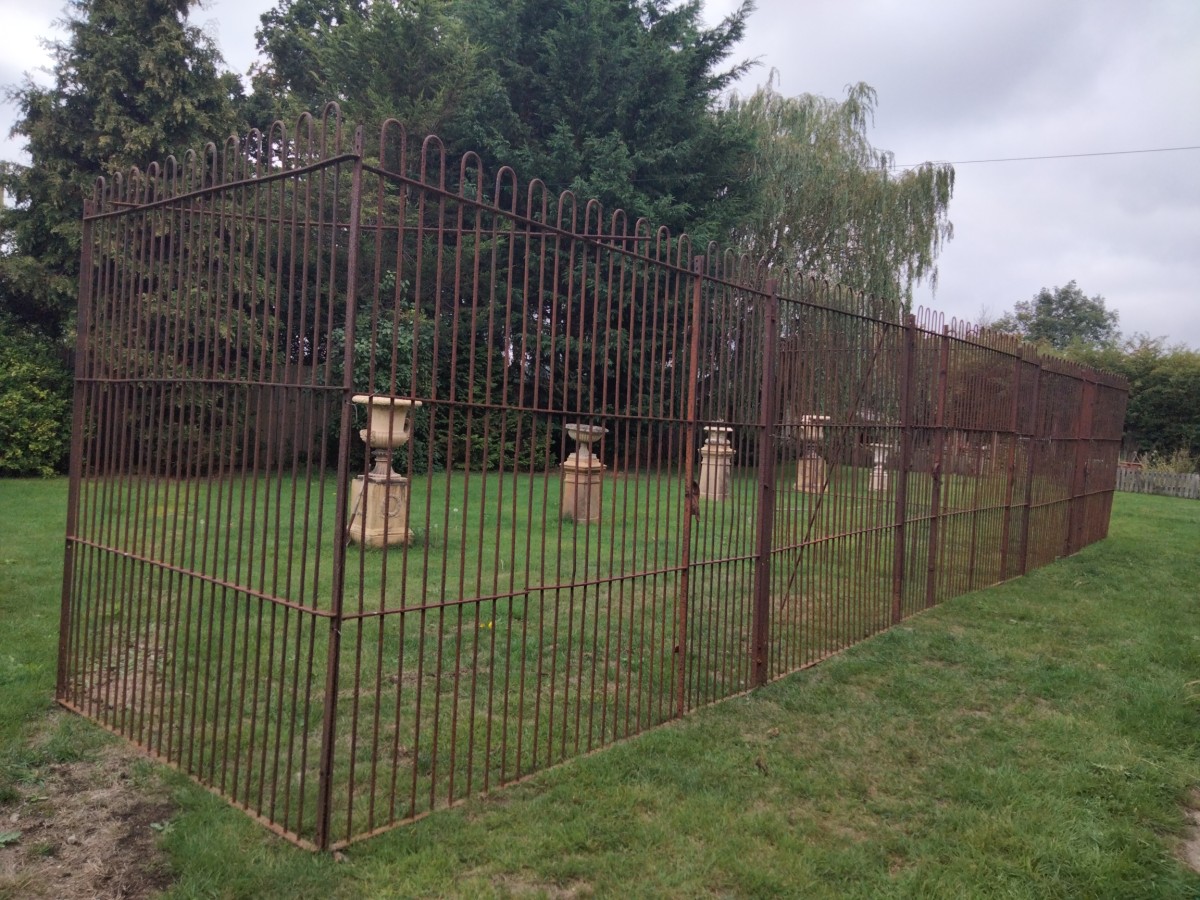 Antique & Reclaimed listings Victorian dog run, kennel SalvoWEB UK