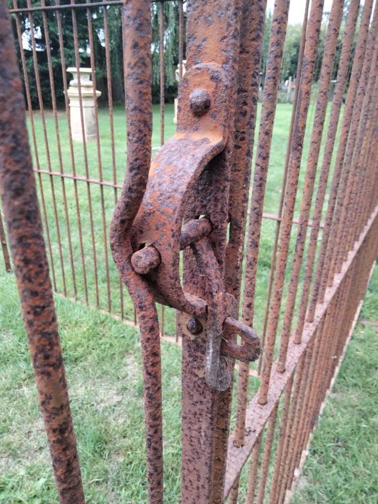 Antique & Reclaimed listings Victorian dog run, kennel SalvoWEB UK