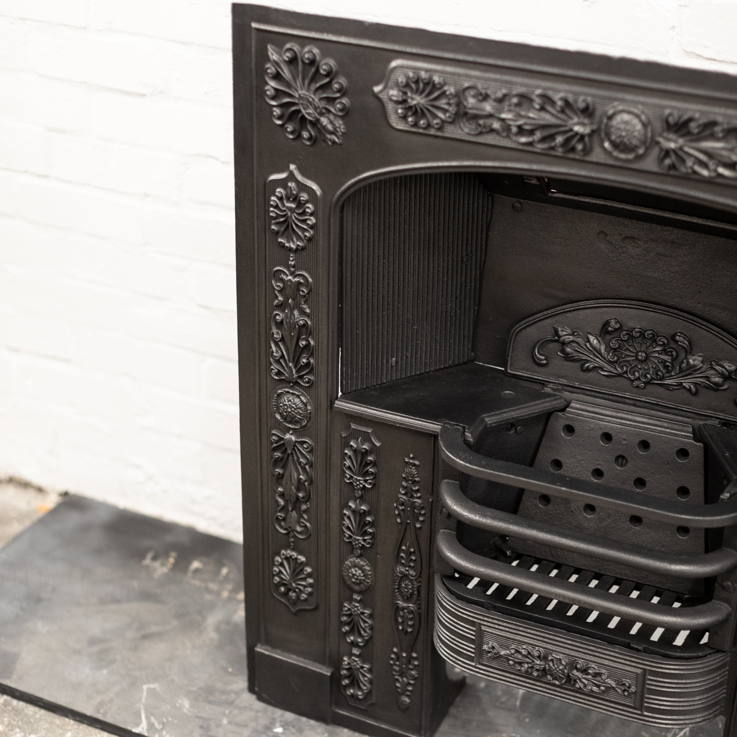 Antique & Reclaimed Antique Georgian Cast Iron Hob Grate- SalvoWEB UK