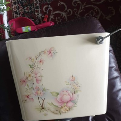 Balterley Shell toilet and sink with Satsuma decoration painting 