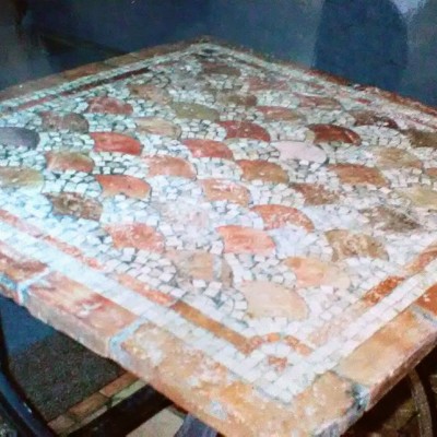 New: Garden table made with antique and ceramic painted tiles