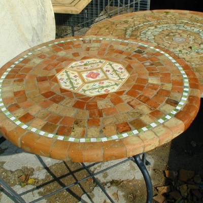 New: Garden table made with antique and ceramic painted tiles