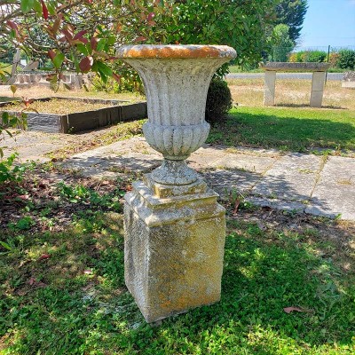 Pair of antique stone Medicis urns