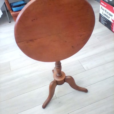 Pine Tripod Tip Top Table.