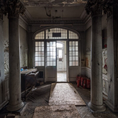 Reclaimed Carrara Marble Columns | Portico