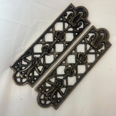 Reclaimed Cast Iron Tulip Finger Plates - 8 Pairs Available