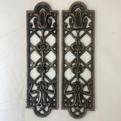 Reclaimed Cast Iron Tulip Finger Plates - 8 Pairs Available