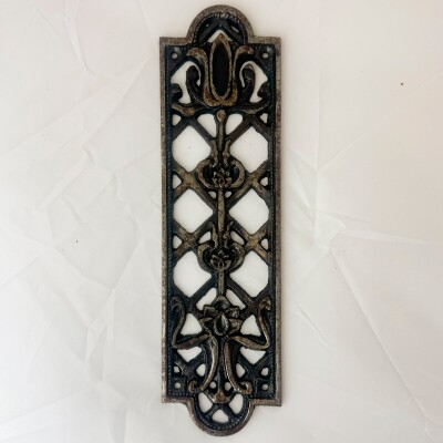 Reclaimed Cast Iron Tulip Finger Plates - 8 Pairs Available