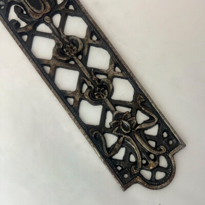 Reclaimed Cast Iron Tulip Finger Plates - 8 Pairs Available