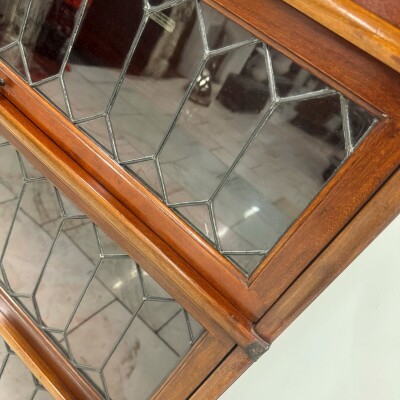 Antique Globe Wernicke Mahogany Leaded Glass Bookcase/Cabinet