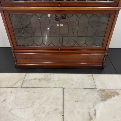 Antique Globe Wernicke Mahogany Leaded Glass Bookcase/Cabinet