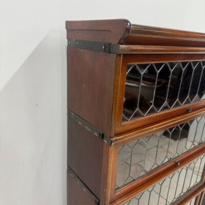 Antique Globe Wernicke Mahogany Leaded Glass Bookcase/Cabinet