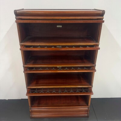 Antique Globe Wernicke Mahogany Leaded Glass Bookcase/Cabinet