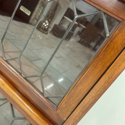 Antique Globe Wernicke Mahogany Leaded Glass Bookcase/Cabinet