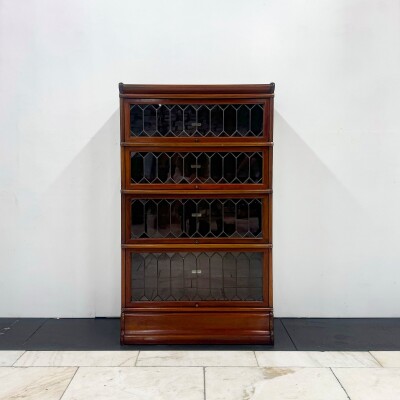 Antique Globe Wernicke Mahogany Leaded Glass Bookcase/Cabinet