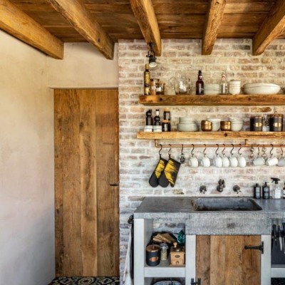 Historisch Hout offers a wide range of authentic old oak beams from a large stock. POA