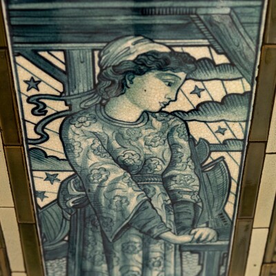 Antique Cast Iron Thomas Jeckyll Insert with William Morris Tiles