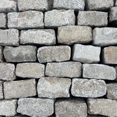 Reclaimed Elongated London Granite Cobble Setts - Bulk Bag
