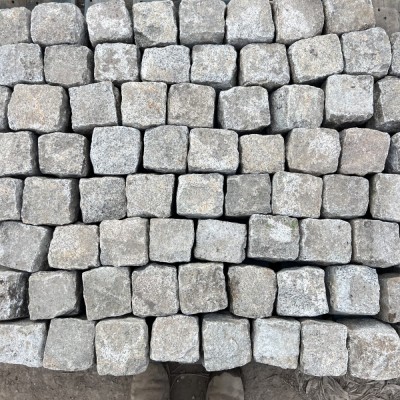 Reclaimed Granite 4" x 4" London Street Cobbles - Bulk Bag
