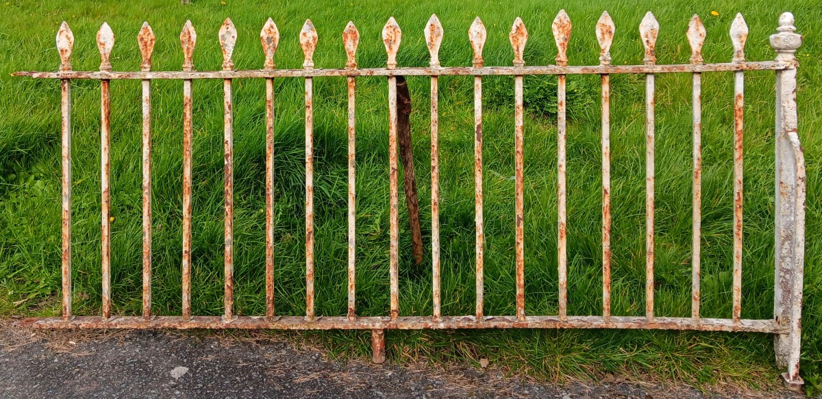 Antique & Reclaimed Antique wrought iron railing- SalvoWEB UK