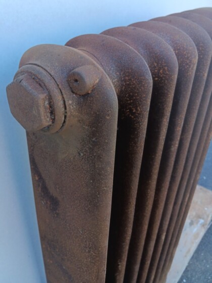 Antique & Reclaimed Reclaimed cast iron radiators- SalvoWEB UK