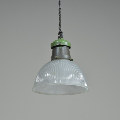 holophane-prismatic-pendant-light-1-itu.jpg