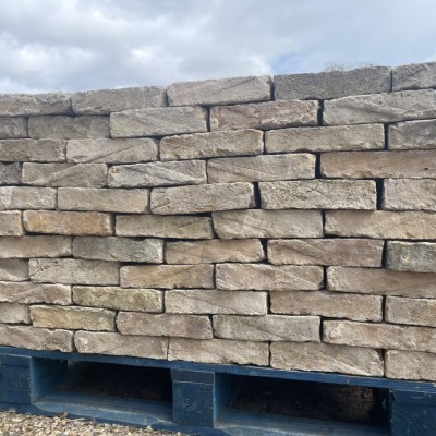 Reclaimed 2” Tudor Buff/White Bricks