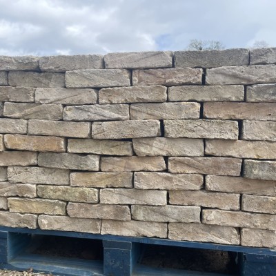 Reclaimed 2” Tudor Buff/White Bricks