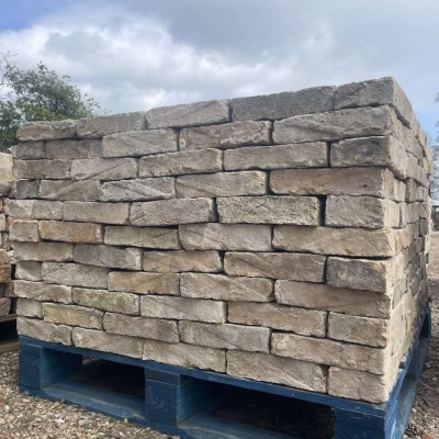 Reclaimed 2” Tudor Buff/White Bricks