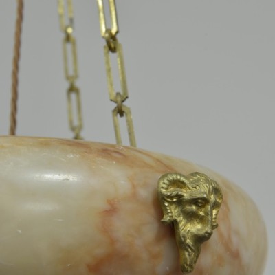 Alabaster Plafonnier Rams Mask Mounts