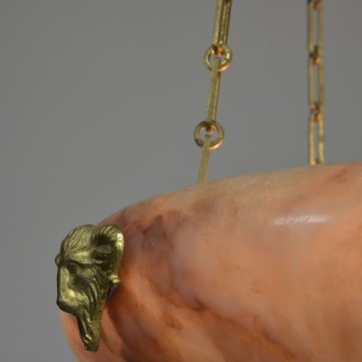 Alabaster Plafonnier Rams Mask Mounts