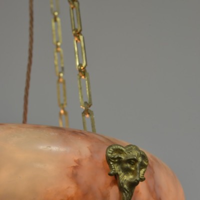 Alabaster Plafonnier Rams Mask Mounts