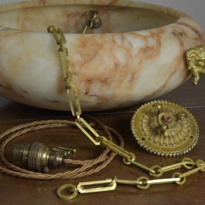 Alabaster Plafonnier Rams Mask Mounts