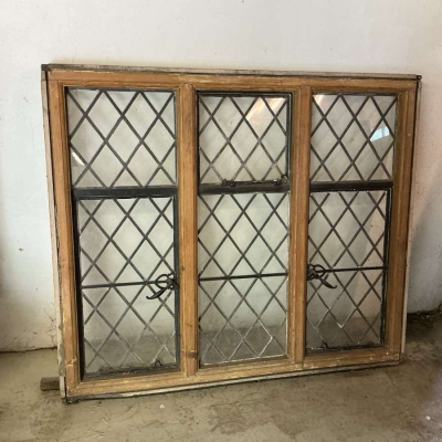 Mullioned Window with Leaded Lights. 18th/19th Century. 5ft wide, 4ft 3” high.
