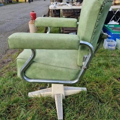 La Reine Barbers Restrocrat Chair