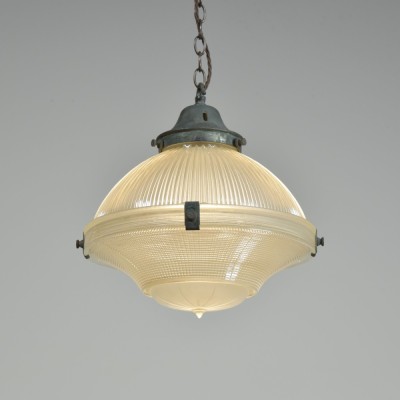 holophane-prismatic-lantern-1-yh7.jpg