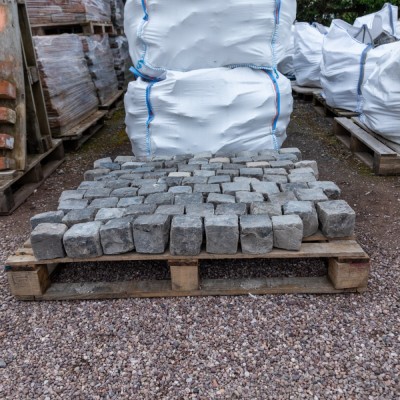 Bag of 4X4 Reclaimed Granite Cobbles RWI-9973
