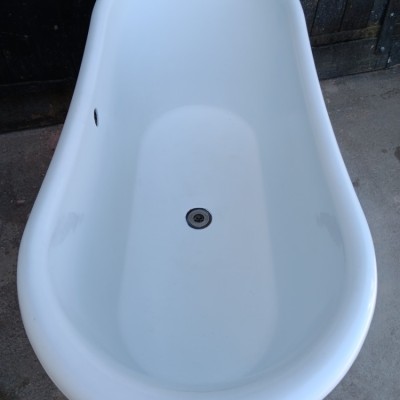 Reclaimed Bateau bath