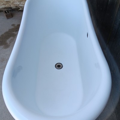 Reclaimed Bateau bath